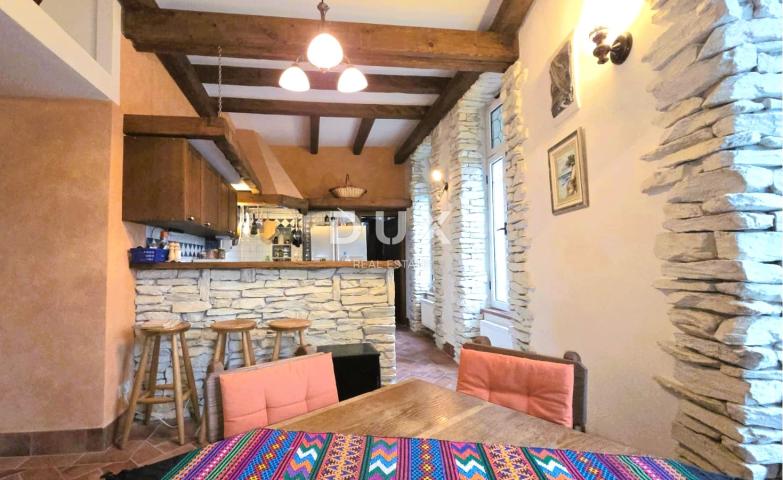 OPATIJA, VOLOSKO - vila s predivnim pogledom , 1. red do mora, 240m2