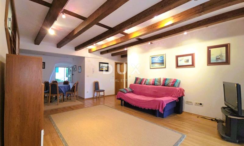 OPATIJA, VOLOSKO - vila s predivnim pogledom , 1. red do mora, 240m2
