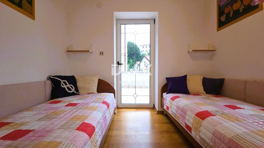 OPATIJA, VOLOSKO - vila s predivnim pogledom , 1. red do mora, 240m2
