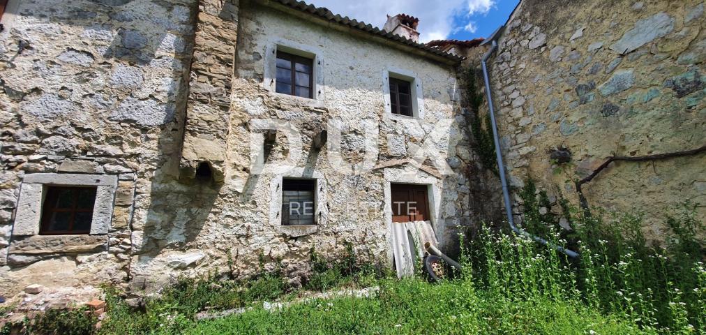 ISTRA, HUM - Kamena kuća za adaptaciju