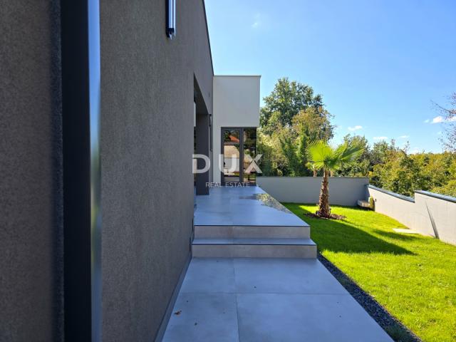 ISTRIA, BARBAN - House with two swimming pools on the edge of the village