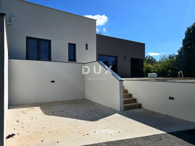 ISTRIA, BARBAN - House with two swimming pools on the edge of the village