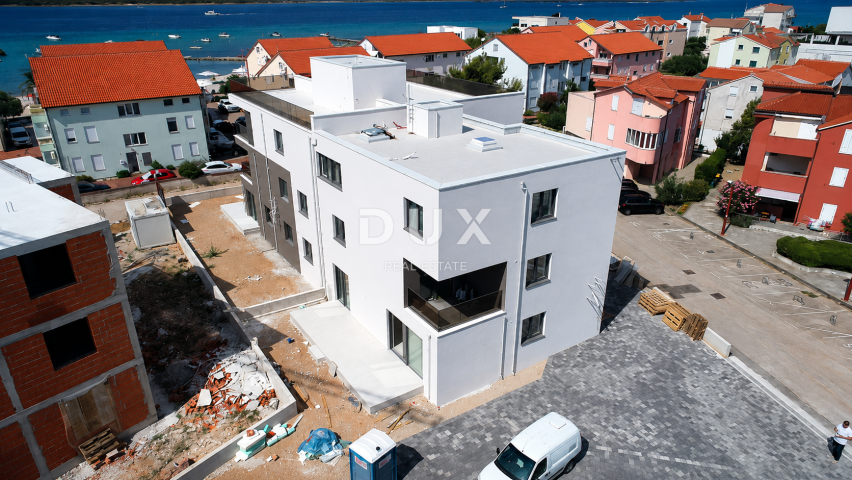 VODICE, SRIMA – Stan s vrtom u prizemlju, 70m od plaže, 2 spavaće sobe