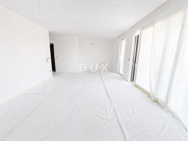 ŠIBENIK, SRIMA – Luxuriöses Penthouse mit Dachterrasse, Meerblick und Aufzug, 70 m vom Strand entfer
