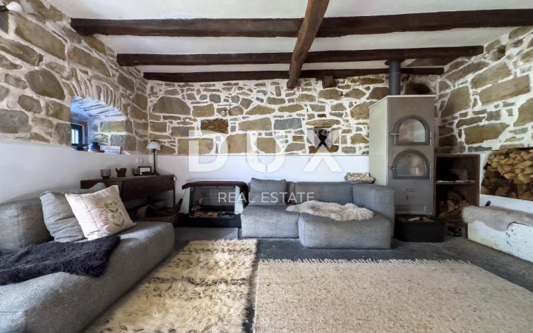 ISTRA, LUPOGLAV, OKOLICA – seosko imanje u Istri s 8 kuća na osami - zemljište od 22.000 m²