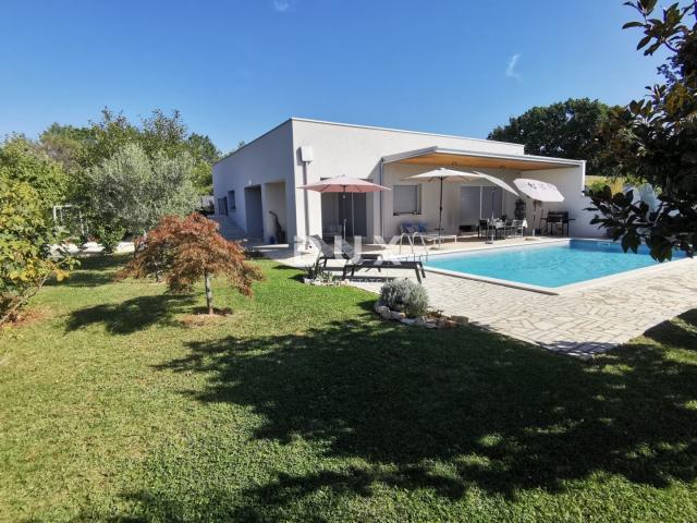 ISTRIA, ROVINJ - Modern single-storey house with swimming pool