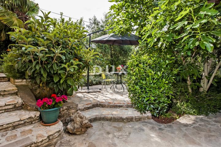 ISTRIEN, ROVINJ - Apartmenthaus mit schönem Garten