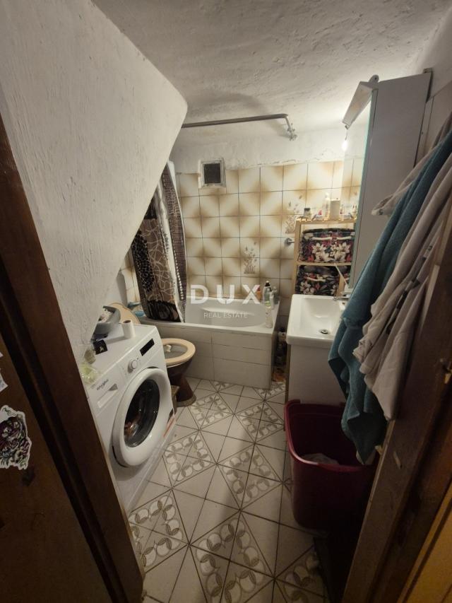 ISTRA, VODNJAN - Autentična kamena kuća s krovnom terasom u srcu Vodnjana, pogled na more