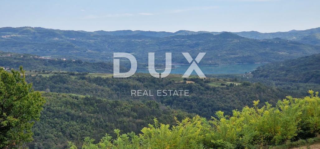 ISTRA, MOTOVUN - Veliko imanje od 170.000 m2, najljepši pogled u Istri - jezero Butoniga, Učka, Ćića
