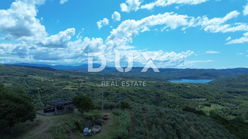 ISTRA, MOTOVUN - Veliko imanje od 170.000 m2, najljepši pogled u Istri - jezero Butoniga, Učka, Ćića