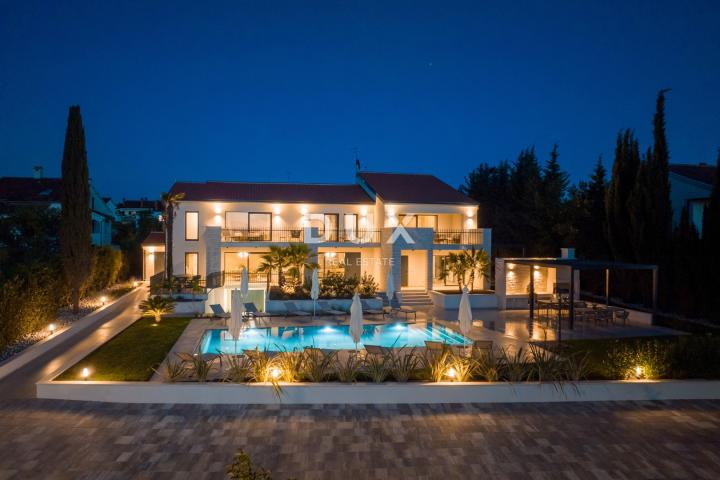 ISTRA, POREČ – Ekskluzivna vila, tri stambene jedinice, luksuz uz more