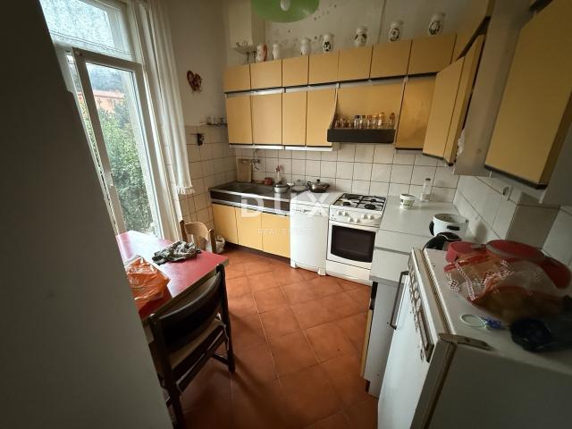 ISTRA, LABIN, VILETE - Stan u prizemlju s konobom i vrtom