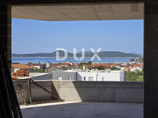 ŠIBENIK, VODICE – Penthouse s panoramskim pogledom na more, luksuz koji diše slobodom i svjetlom