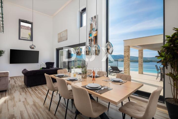 DALMACIJA, ŠIBENIK - Luksuzna villa sa bazenom nogometnim igralištem i saunom