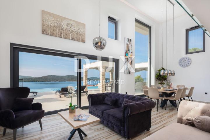 DALMACIJA, ŠIBENIK - Luksuzna villa sa bazenom nogometnim igralištem i saunom