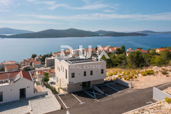 DALMACIJA, ŠIBENIK - Luksuzna villa sa bazenom nogometnim igralištem i saunom