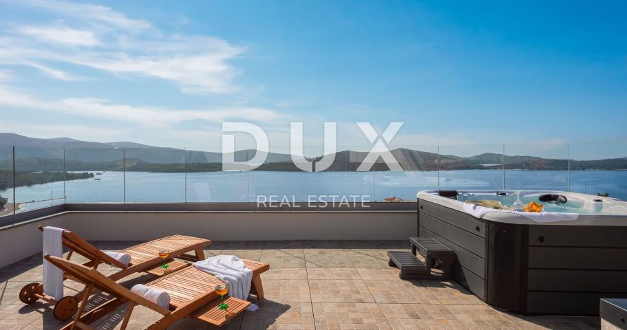 DALMACIJA, ŠIBENIK - Luksuzna villa sa bazenom nogometnim igralištem i saunom