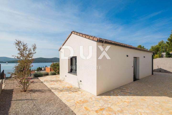 DALMACIJA, ŠIBENIK - Luksuzna villa sa bazenom nogometnim igralištem i saunom