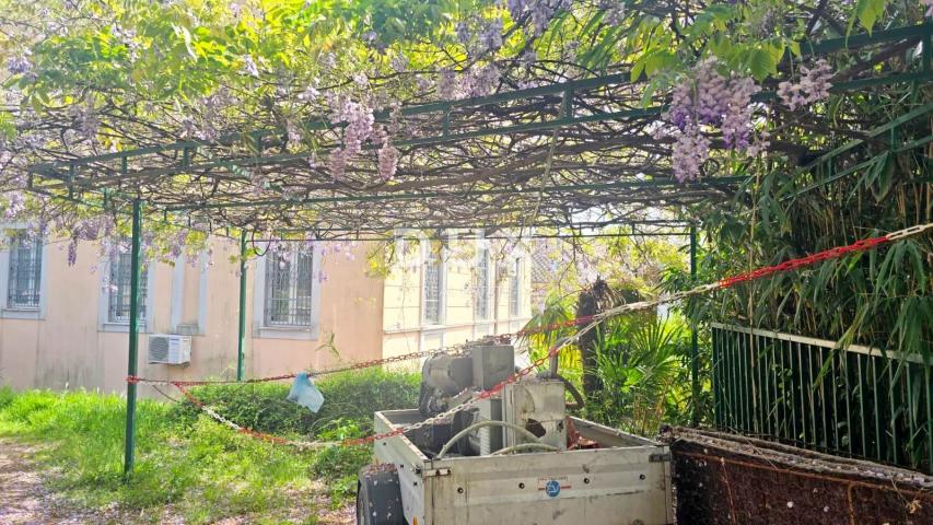 OPATIJA, CENTAR - Stan u austrougarskoj vili, 150 m od mora, 63m2