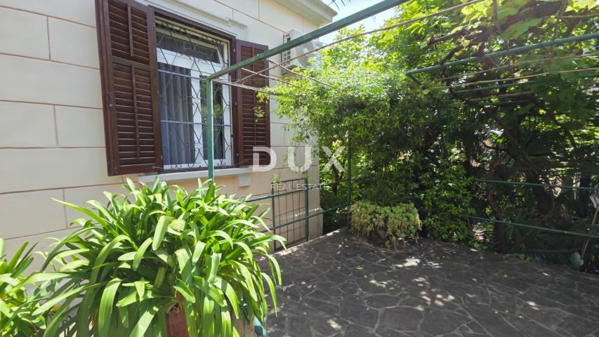 OPATIJA, CENTAR - Stan u austrougarskoj vili, 150 m od mora, 63m2