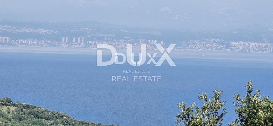 ISTRA, LABIN - Zemljište s pogledom na more i građevinskom dozvolom