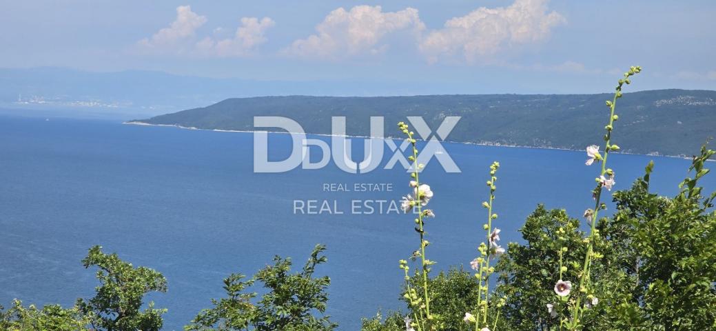 ISTRA, LABIN - Zemljište s pogledom na more i građevinskom dozvolom