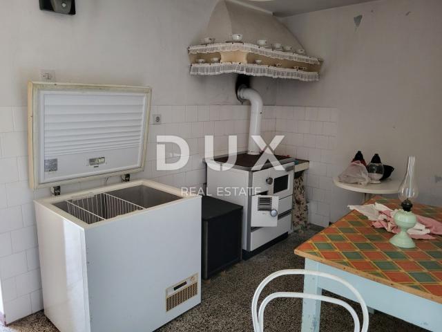 ISTRA, LABIN - Samostojeća kuća za adaptaciju s pogledom na more