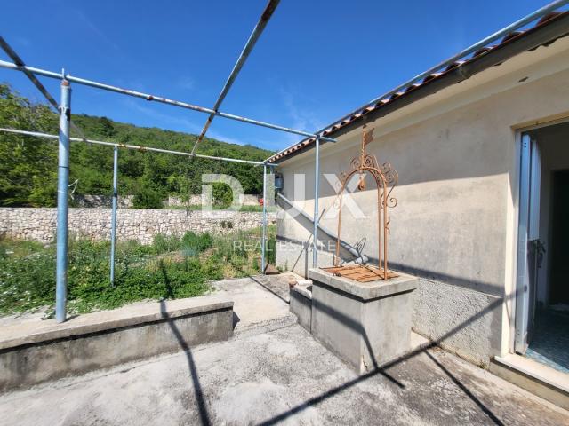 ISTRA, LABIN - Samostojeća kuća za adaptaciju s pogledom na more