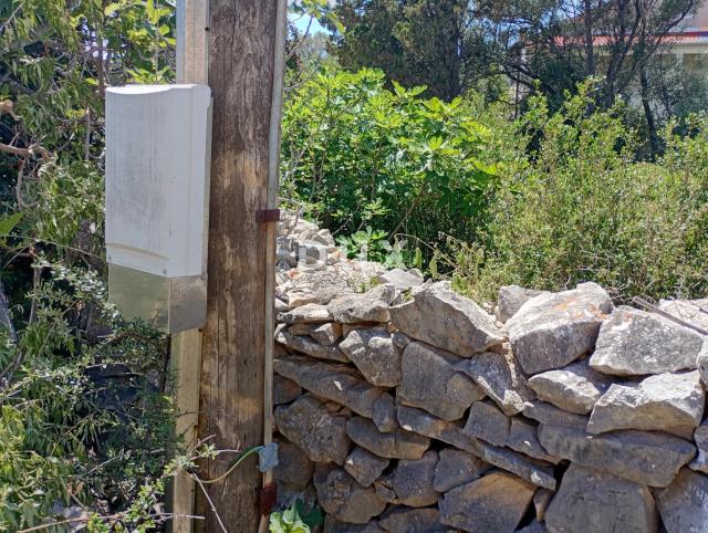 OTOK PAG, LUN - Građevinsko zemljište 622 m2
