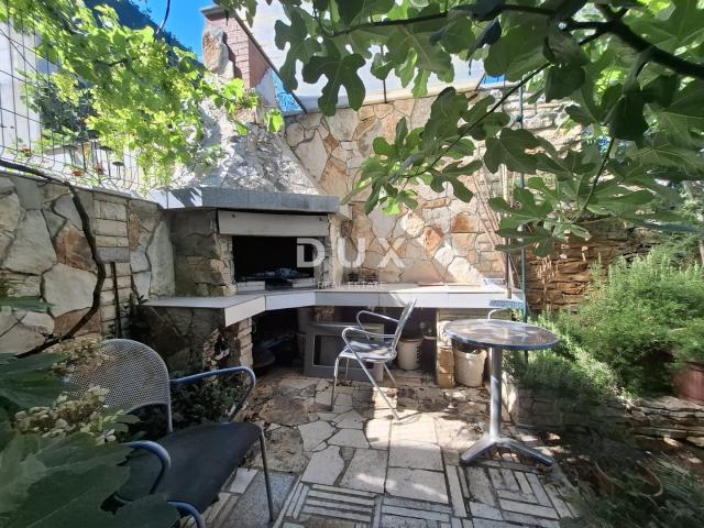ISTRA, PULA - Stan 3SS + apartman od 34m2 i 3 parkirna mjesta
