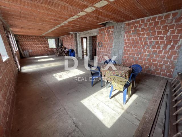 RIJEKA, KRNJEVO - Samostojeća kuća, pogled more, parking mjesto, vrt