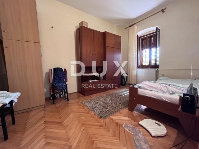 RIJEKA, KRNJEVO - Samostojeća kuća, pogled more, parking mjesto, vrt