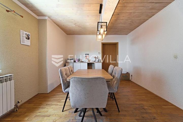 Čepin, na prodaju prostrana kuća od 488 m² s tri stambene cjeline