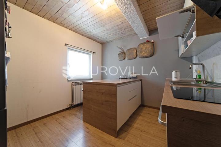 Čepin, na prodaju prostrana kuća od 488 m² s tri stambene cjeline