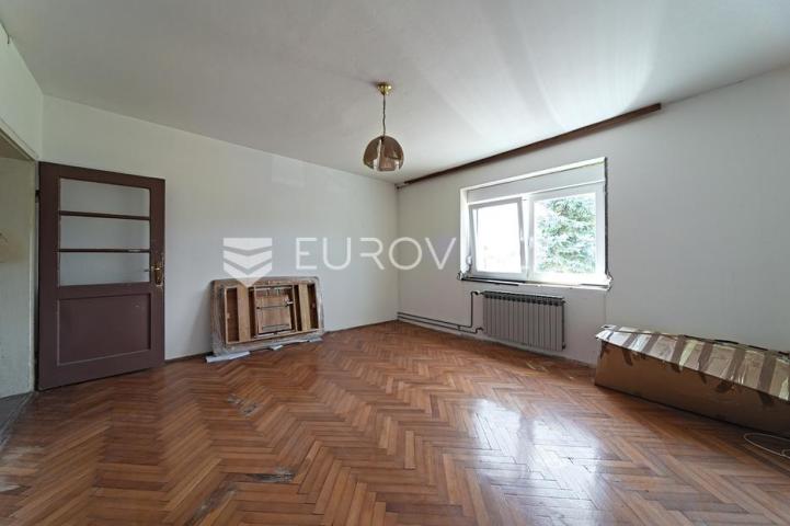 Čepin, na prodaju prostrana kuća od 488 m² s tri stambene cjeline