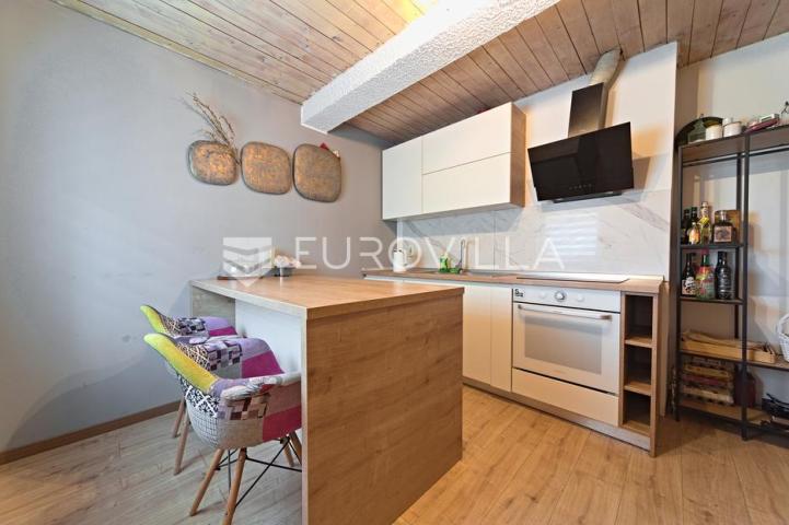 Čepin, na prodaju prostrana kuća od 488 m² s tri stambene cjeline