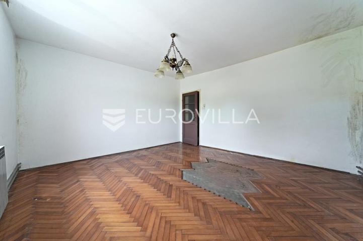 Čepin, na prodaju prostrana kuća od 488 m² s tri stambene cjeline