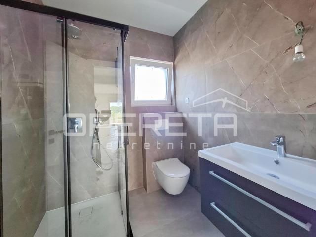 USELJIVO! Privlaka/Zadar - Penthouse E101, 70m od mora