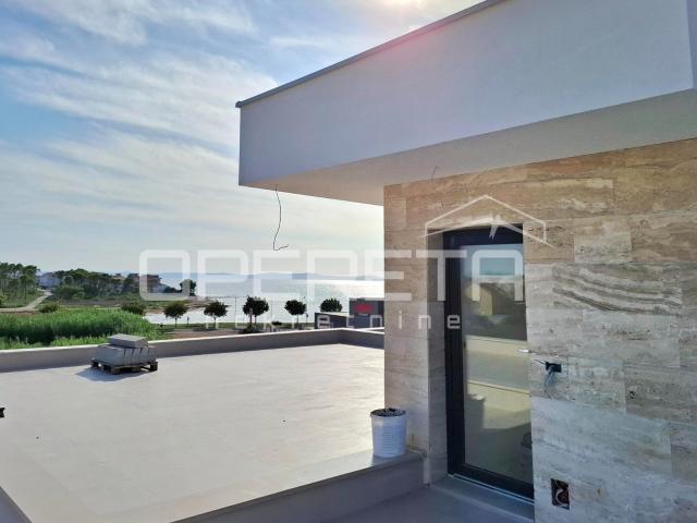 USELJIVO! Privlaka/Zadar - Penthouse E201, 70m od mora