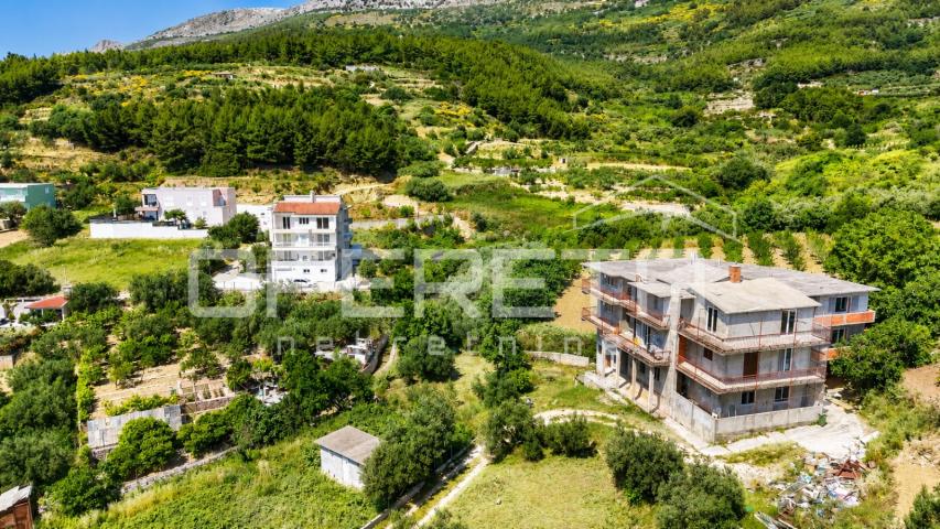 Dvoetažni dio kuće u Roh Bau fazi, 330 m2, blizu mora