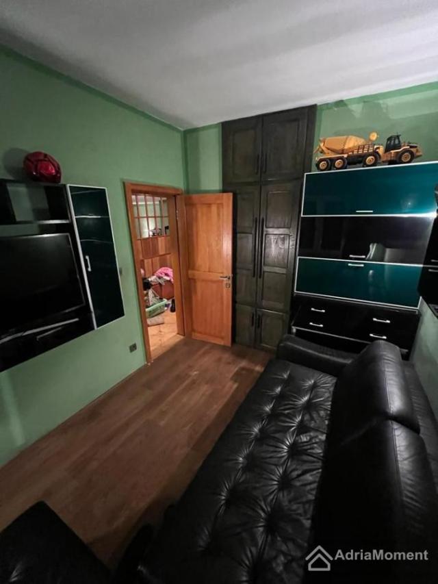 Kuća u Tivtu sa panoramskim pogledom na more