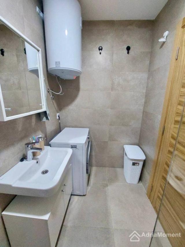 Namješten jednosoban stan u Bečićima - 400 metara od mora