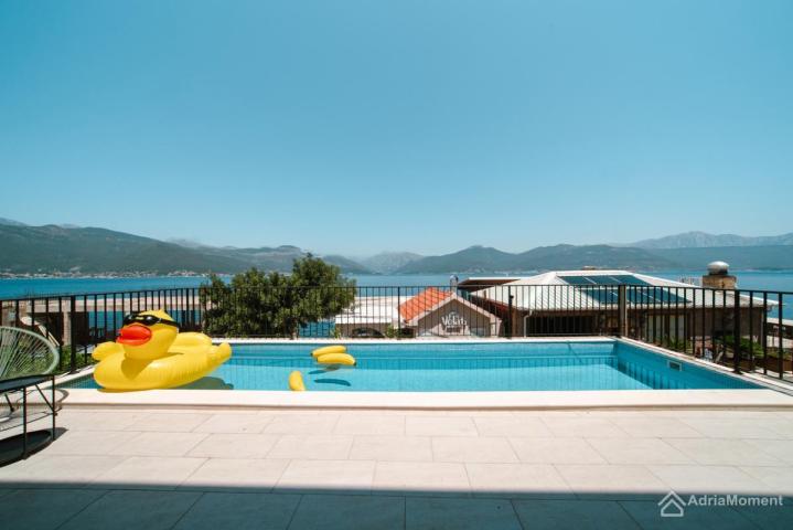 Nova vila na poluotoku Luštica -- 10 metara od plaže