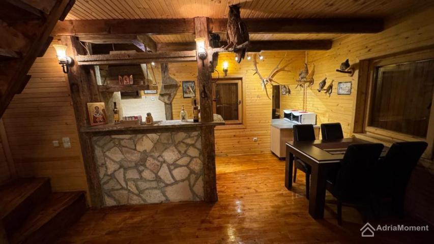 Dvije kuće u stilu chalet u Kolašinu - legalno