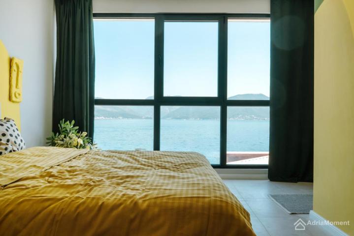 Nova vila na poluotoku Luštica -- 10 metara od plaže