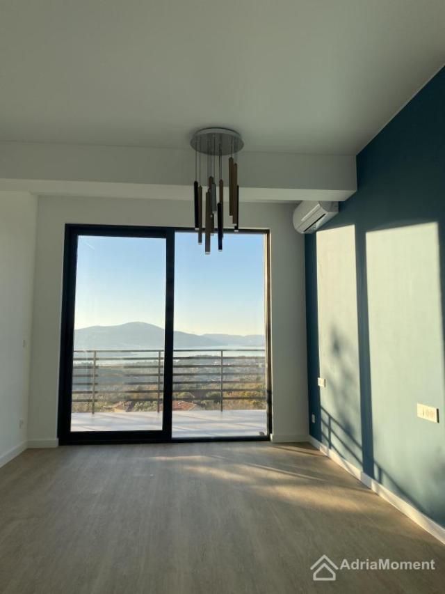 Hitna prodaja townhousa u modernom naselju - Kavac