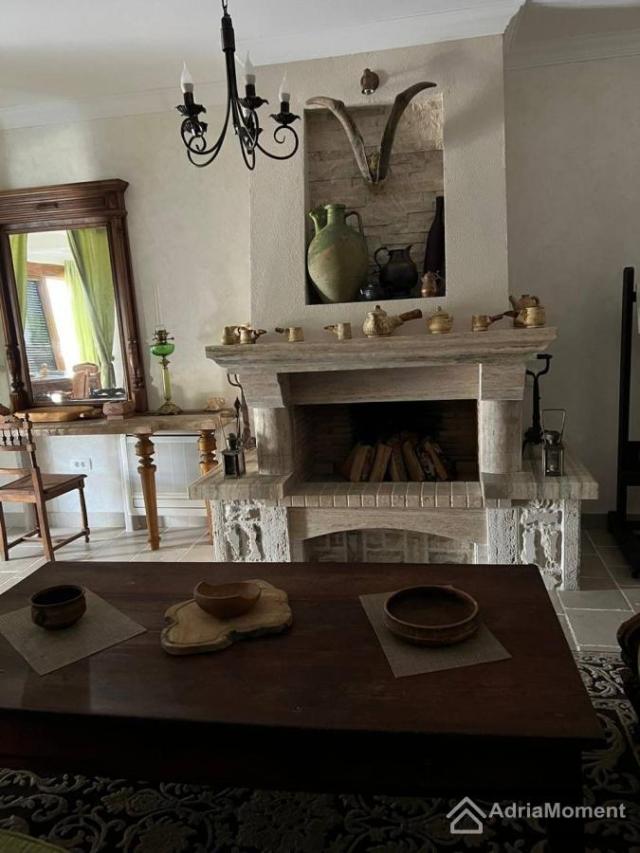 Vila na prvoj liniji mora - Luštica, Krašići
