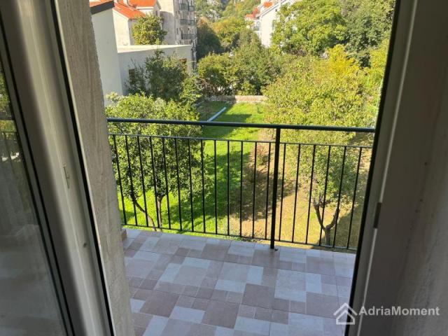 Kamena kuća u Risnu - 4 apartmana