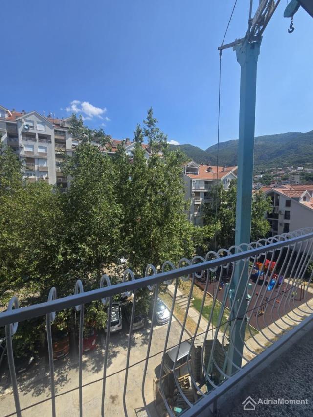 Studio 34 m2 u centru Tivta - terasa, lift