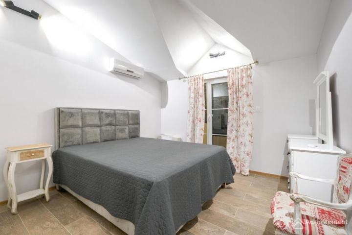 Kuća sa bazenom u mirnom dijelu Tivta